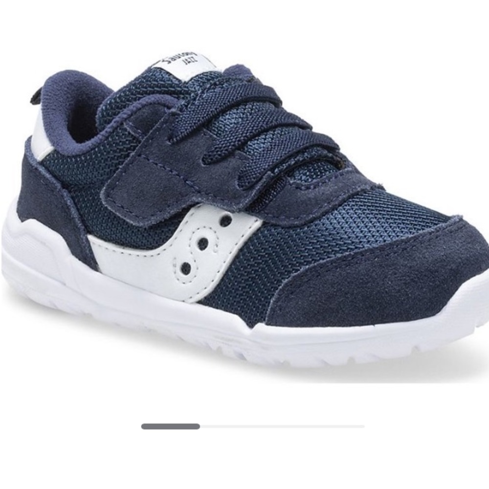 Saucony tennis shoes